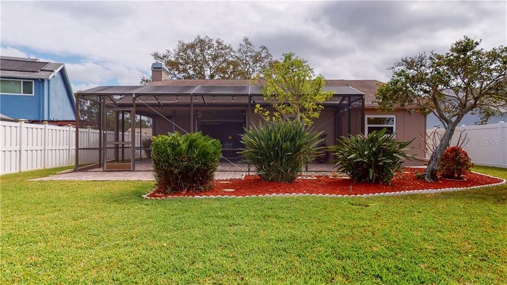 Recently Sold: $330,000 (3 beds, 2 baths, 1429 Square Feet)