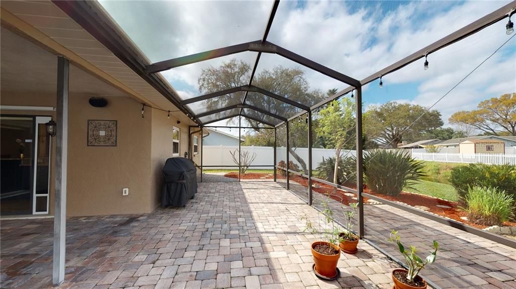 Recently Sold: $330,000 (3 beds, 2 baths, 1429 Square Feet)