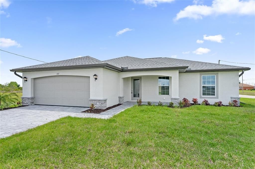Recently Sold: $231,990 (3 beds, 2 baths, 1469 Square Feet)