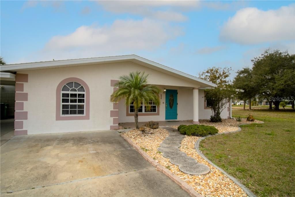 Recently Sold: $342,500 (3 beds, 2 baths, 1384 Square Feet)