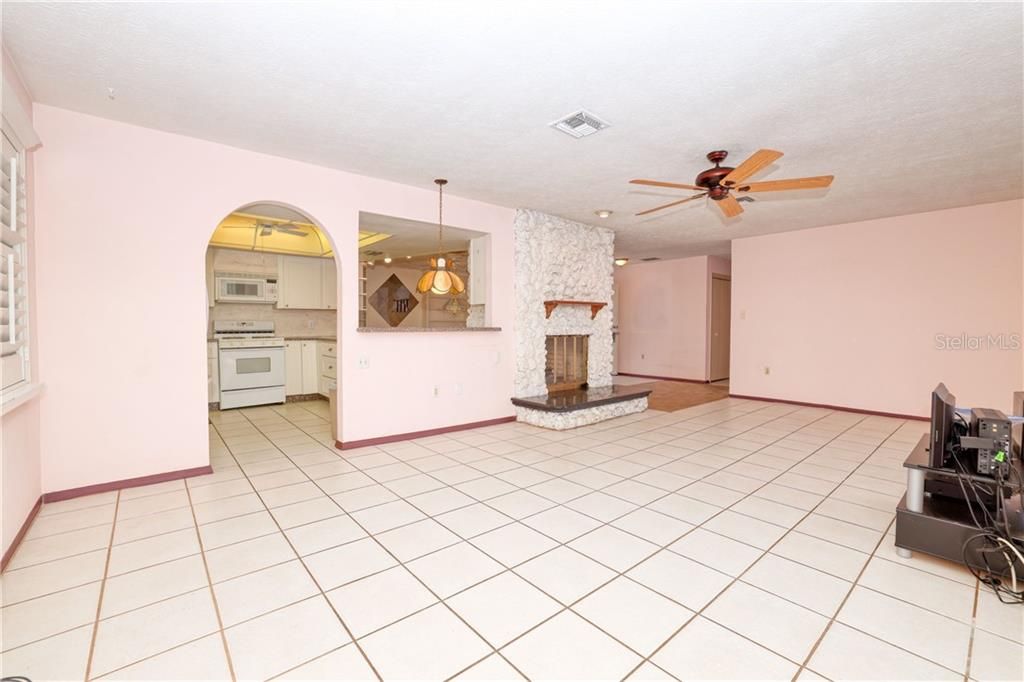 Recently Sold: $560,000 (3 beds, 2 baths, 1763 Square Feet)