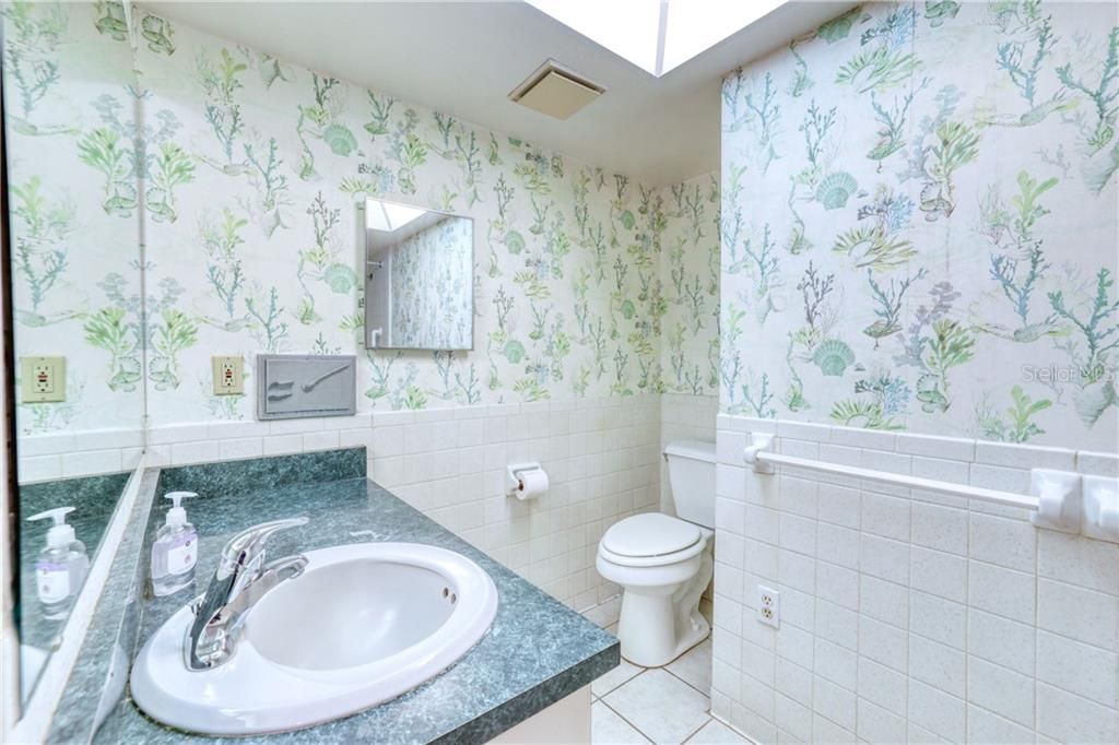 最近售出: $560,000 (3 贝兹, 2 浴室, 1763 平方英尺)