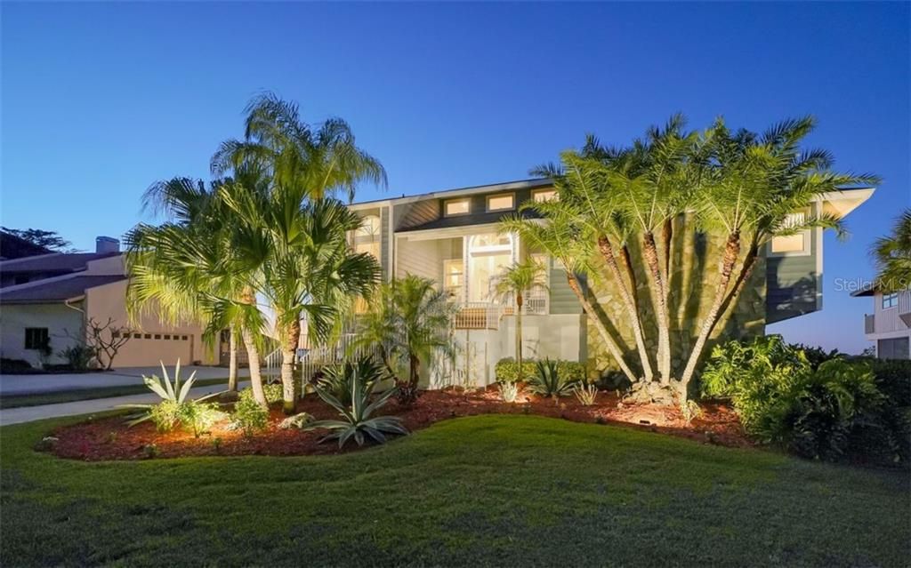 Recently Sold: $2,850,000 (4 beds, 3 baths, 3106 Square Feet)