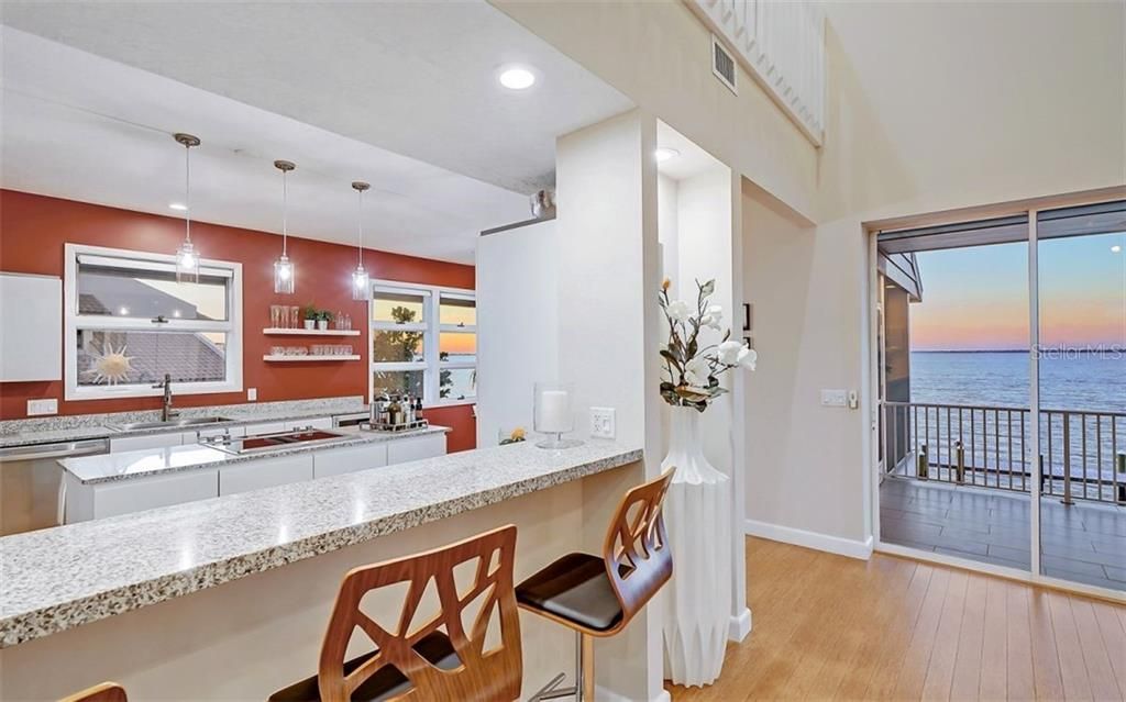 Vendido Recientemente: $2,850,000 (4 camas, 3 baños, 3106 Pies cuadrados)