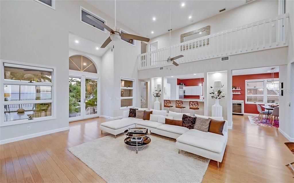 Recently Sold: $2,850,000 (4 beds, 3 baths, 3106 Square Feet)