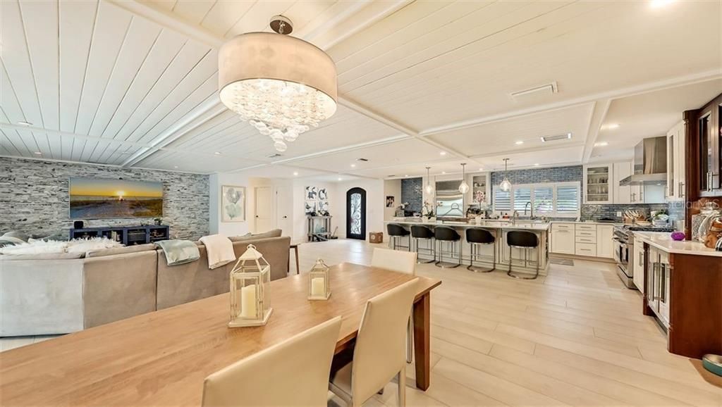 Recently Sold: $1,695,000 (4 beds, 3 baths, 2489 Square Feet)