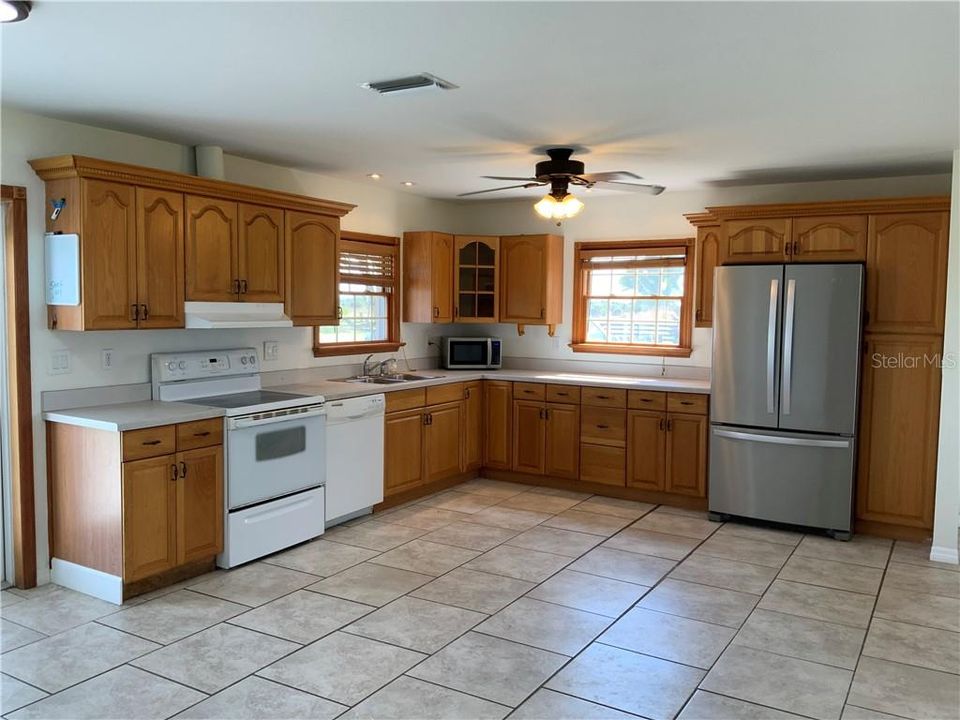 Recently Sold: $300,000 (3 beds, 1 baths, 1232 Square Feet)