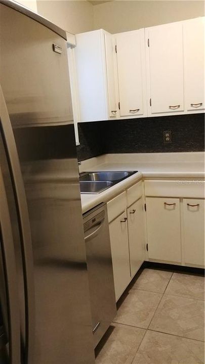 Recently Rented: $950 (2 beds, 1 baths, 874 Square Feet)