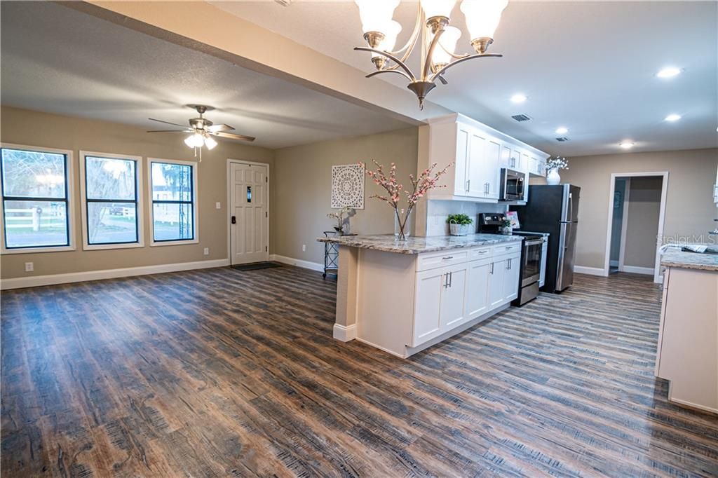 Recently Sold: $240,000 (3 beds, 1 baths, 1440 Square Feet)