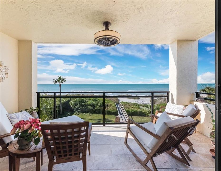 Recently Sold: $1,387,000 (3 beds, 2 baths, 1900 Square Feet)