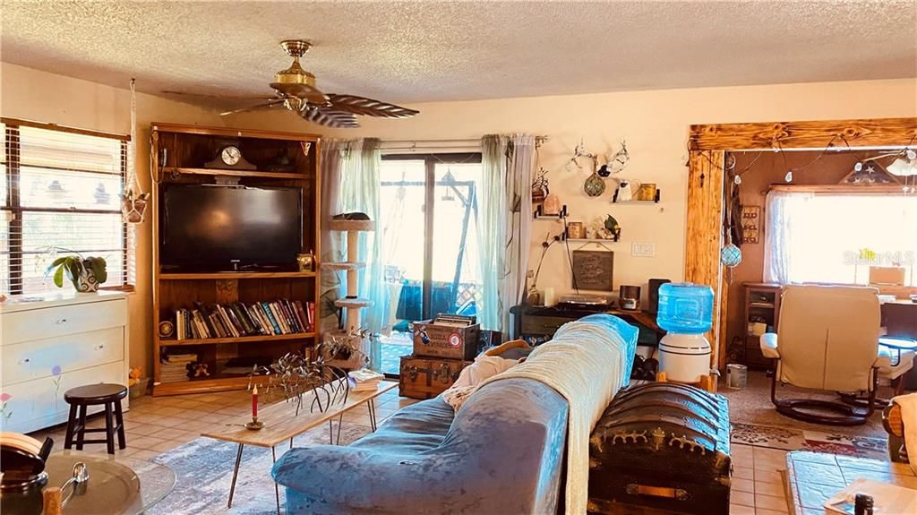 Recently Sold: $215,000 (2 beds, 2 baths, 912 Square Feet)