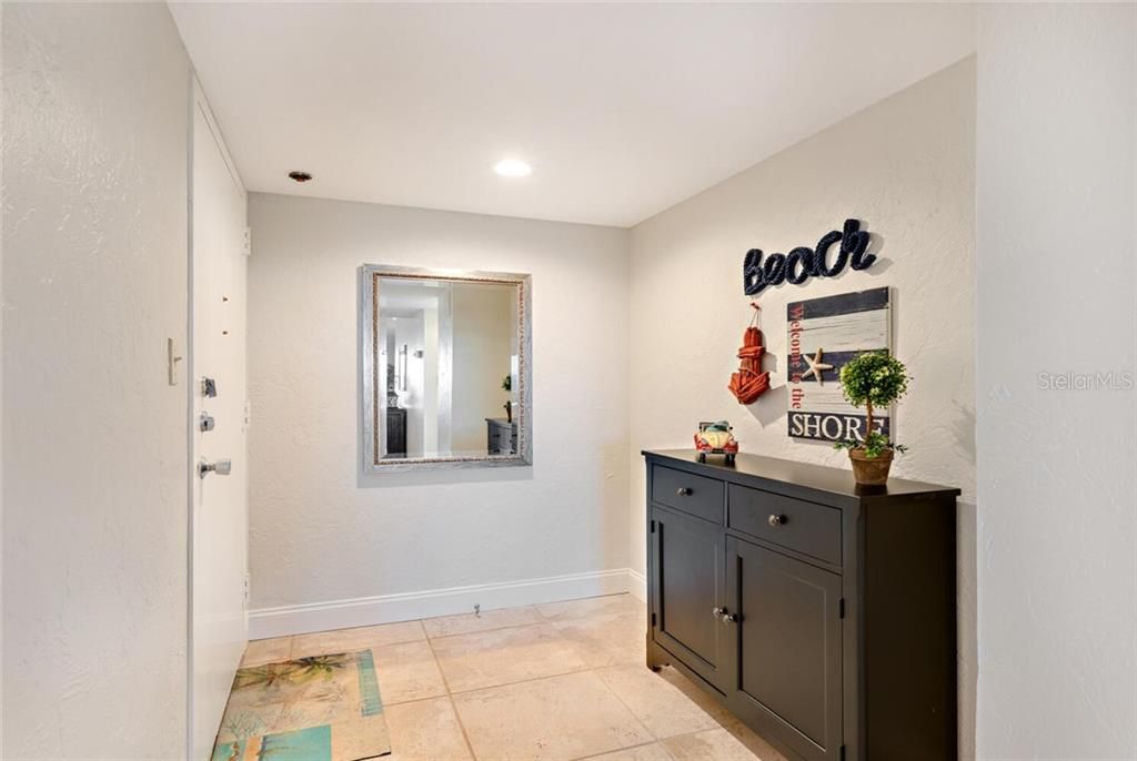Recently Sold: $575,000 (2 beds, 2 baths, 1200 Square Feet)