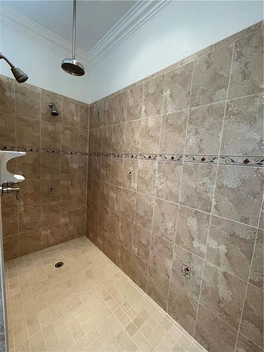 Vendido Recientemente: $475,000 (4 camas, 2 baños, 3102 Pies cuadrados)