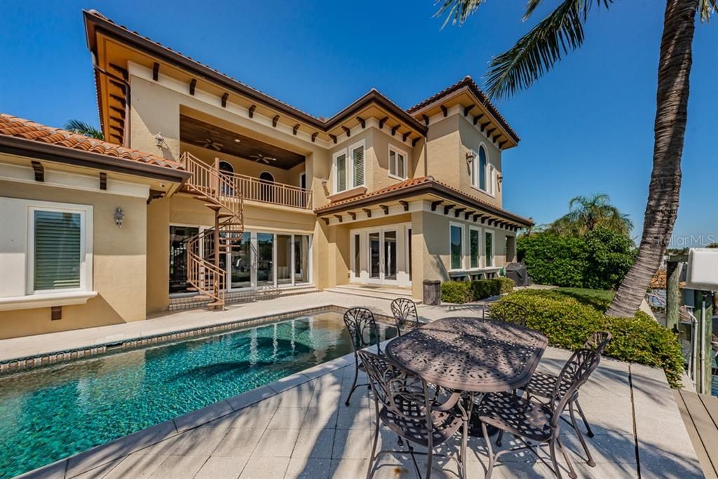 Recently Sold: $2,349,000 (5 beds, 4 baths, 4373 Square Feet)