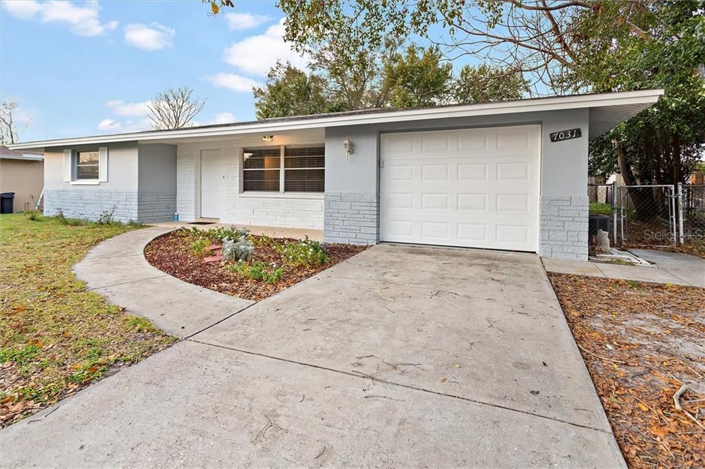 Recently Sold: $200,000 (3 beds, 2 baths, 1344 Square Feet)
