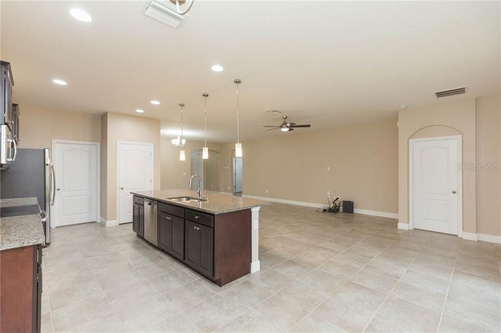 Recently Sold: $279,000 (3 beds, 2 baths, 1804 Square Feet)
