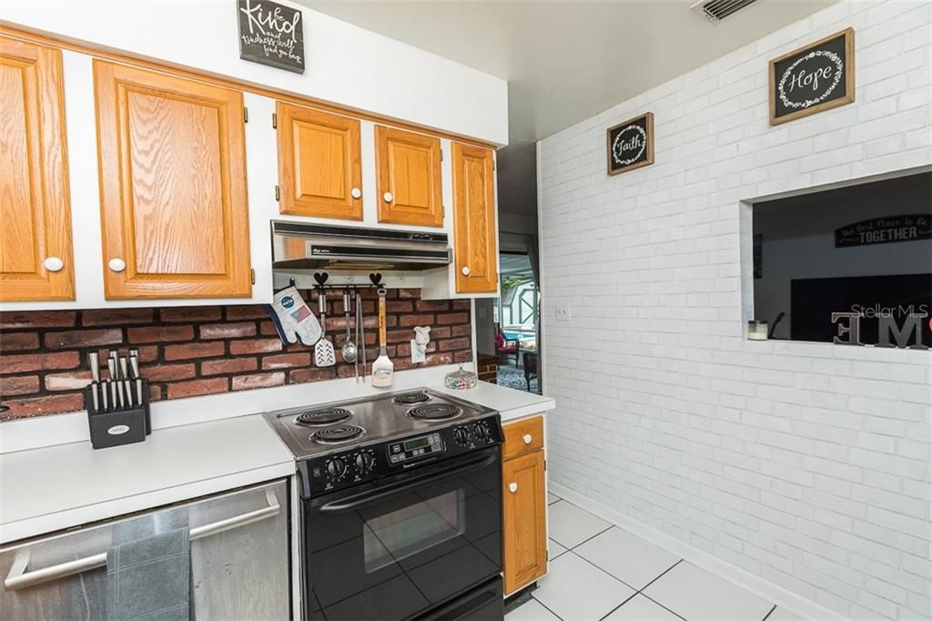 Recently Sold: $235,000 (3 beds, 2 baths, 1603 Square Feet)