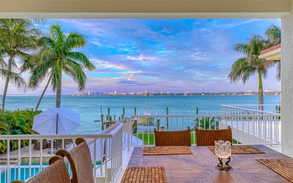 Recently Sold: $6,600,000 (4 beds, 4 baths, 6339 Square Feet)