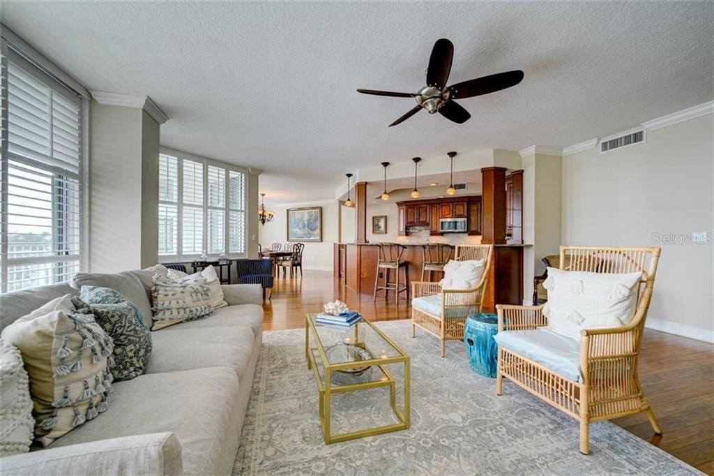 Recently Sold: $1,150,000 (2 beds, 2 baths, 2319 Square Feet)