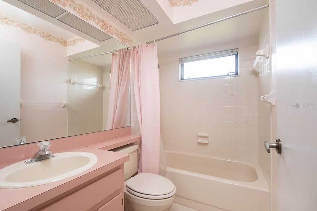 最近售出: $345,000 (3 贝兹, 2 浴室, 1638 平方英尺)