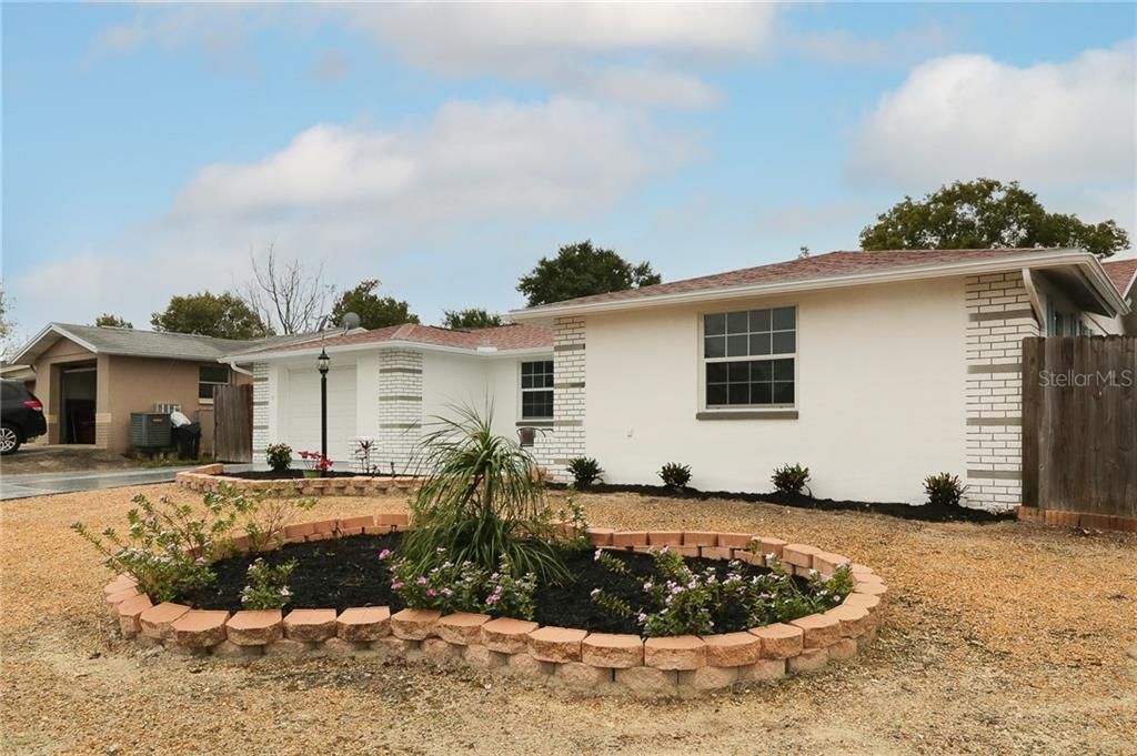 Recently Sold: $245,000 (3 beds, 2 baths, 1737 Square Feet)