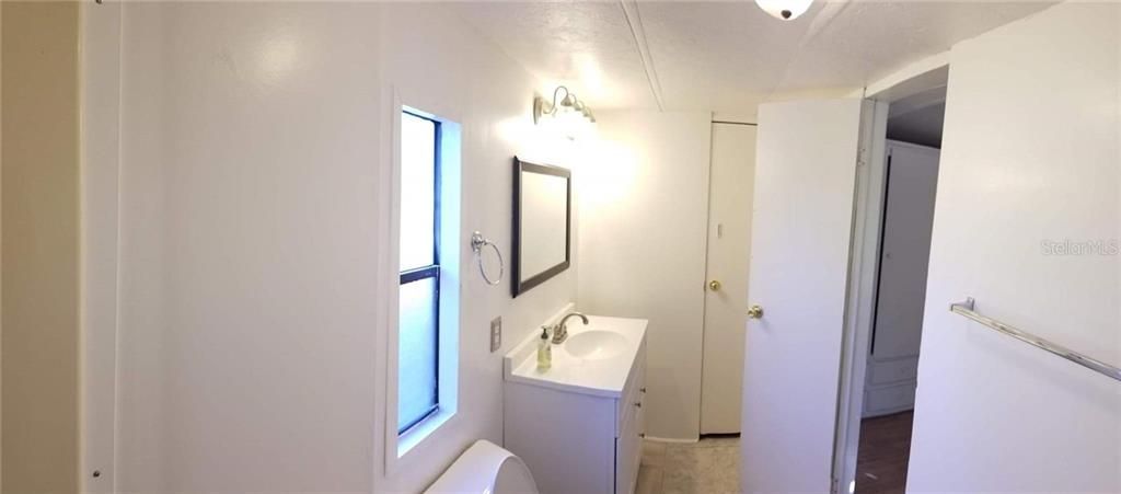 Recently Rented: $1,075 (3 beds, 2 baths, 924 Square Feet)
