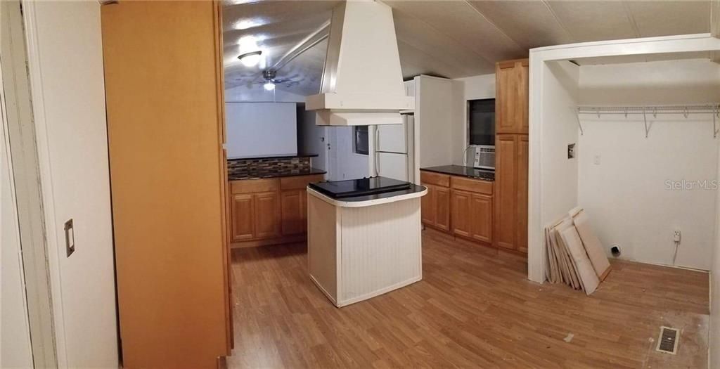 Recently Rented: $1,075 (3 beds, 2 baths, 924 Square Feet)