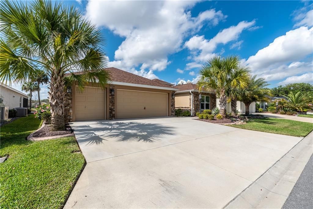 Recently Sold: $699,900 (3 beds, 3 baths, 1983 Square Feet)