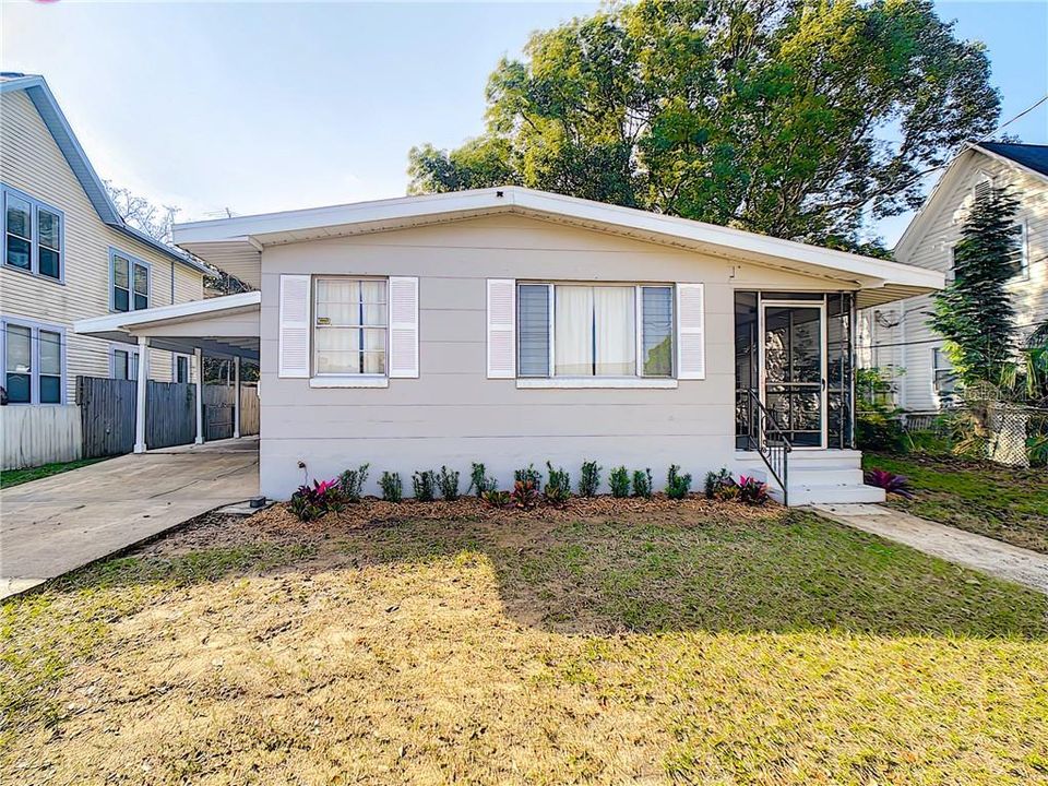 Recently Sold: $154,800 (2 beds, 1 baths, 954 Square Feet)