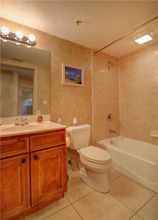 最近售出: $879,000 (3 贝兹, 3 浴室, 2566 平方英尺)