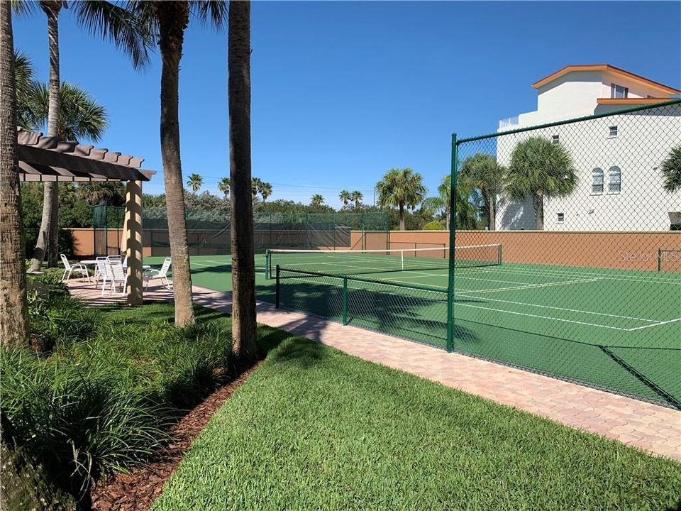 Recently Sold: $879,000 (3 beds, 3 baths, 2566 Square Feet)