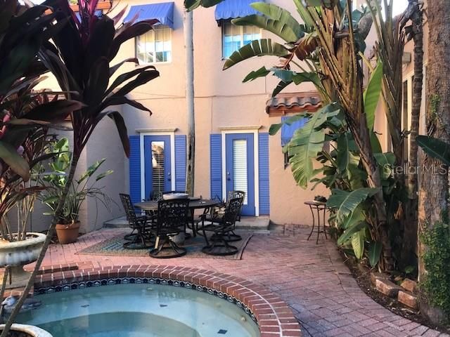 Recently Sold: $575,000 (3 beds, 2 baths, 3294 Square Feet)