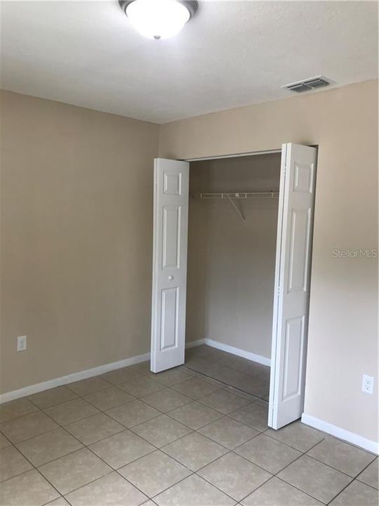 Recently Rented: $1,025 (2 beds, 1 baths, 1815 Square Feet)