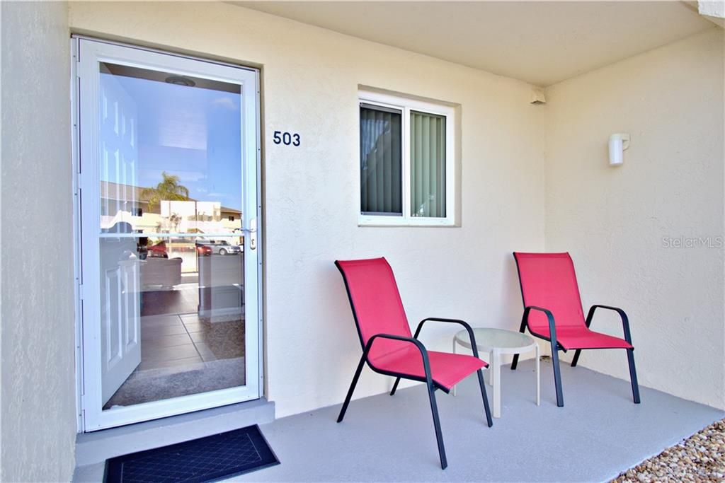 Recently Sold: $130,000 (2 beds, 2 baths, 871 Square Feet)