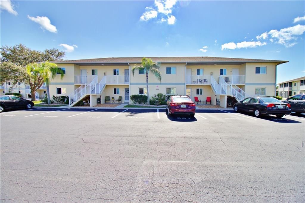 Recently Sold: $130,000 (2 beds, 2 baths, 871 Square Feet)