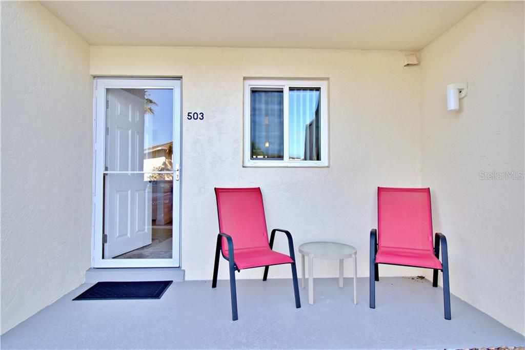 Recently Sold: $130,000 (2 beds, 2 baths, 871 Square Feet)