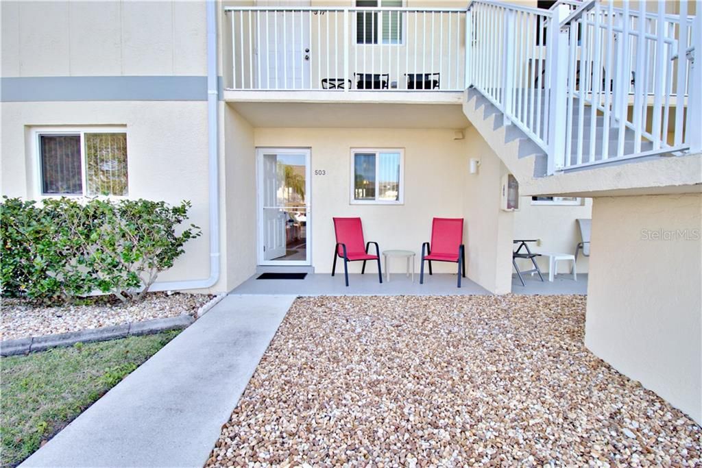 Recently Sold: $130,000 (2 beds, 2 baths, 871 Square Feet)