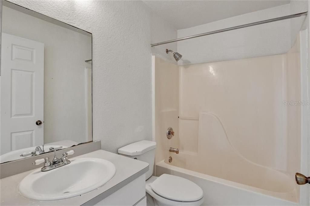 最近售出: $189,000 (3 贝兹, 2 浴室, 1144 平方英尺)
