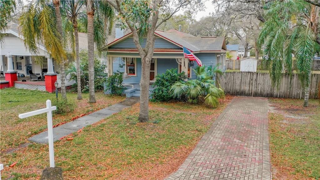 Recently Sold: $349,000 (3 beds, 2 baths, 1224 Square Feet)