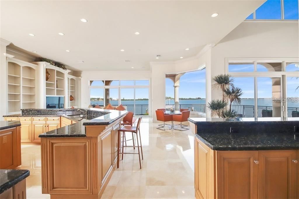 Recently Sold: $5,499,000 (5 beds, 4 baths, 5400 Square Feet)