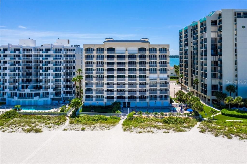Recently Sold: $1,400,000 (3 beds, 3 baths, 2198 Square Feet)