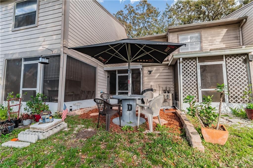 Recently Sold: $175,000 (2 beds, 1 baths, 896 Square Feet)