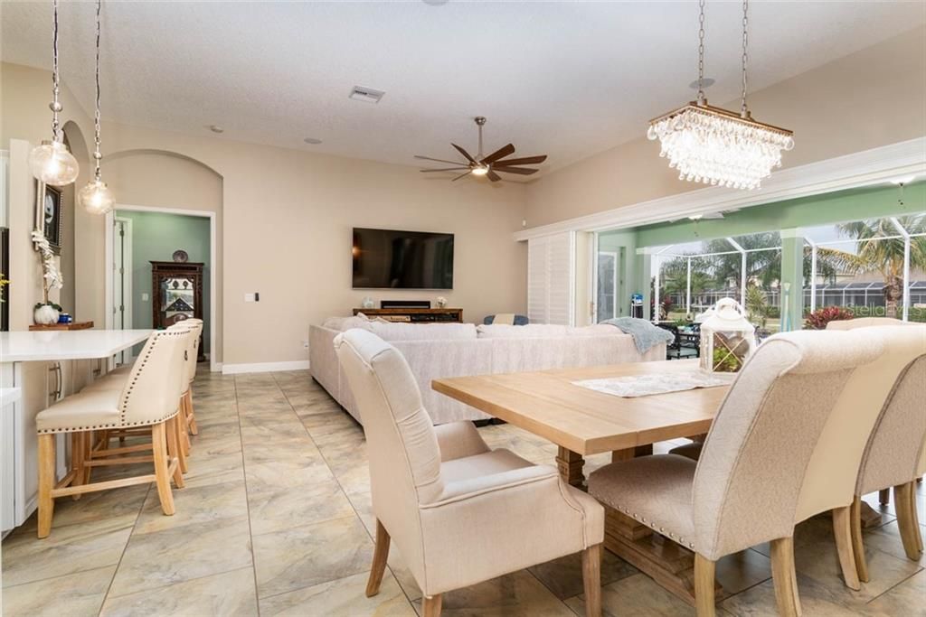 Recently Sold: $800,000 (4 beds, 3 baths, 2903 Square Feet)