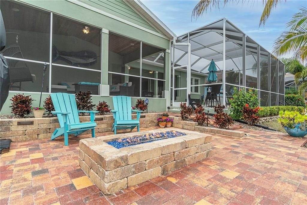Recently Sold: $800,000 (4 beds, 3 baths, 2903 Square Feet)