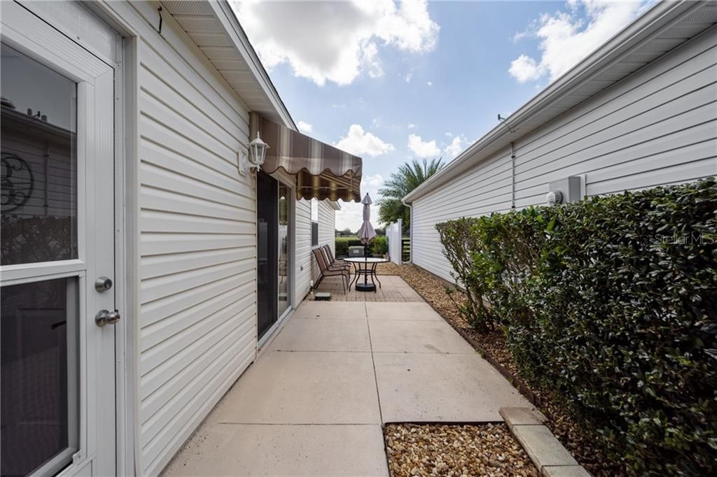 Recently Sold: $192,000 (2 beds, 1 baths, 1034 Square Feet)