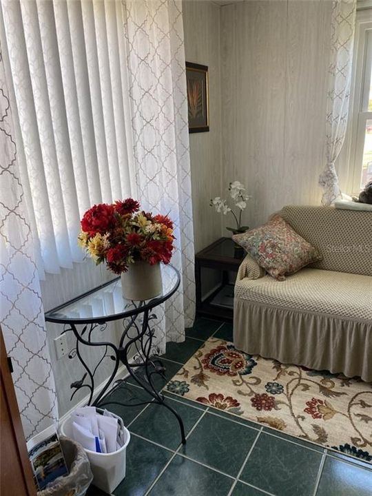 Vendido Recientemente: $89,000 (2 camas, 2 baños, 1056 Pies cuadrados)