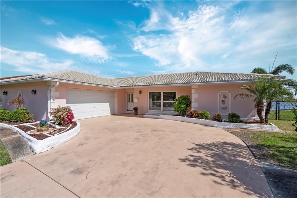 Recently Sold: $759,900 (3 beds, 3 baths, 2188 Square Feet)