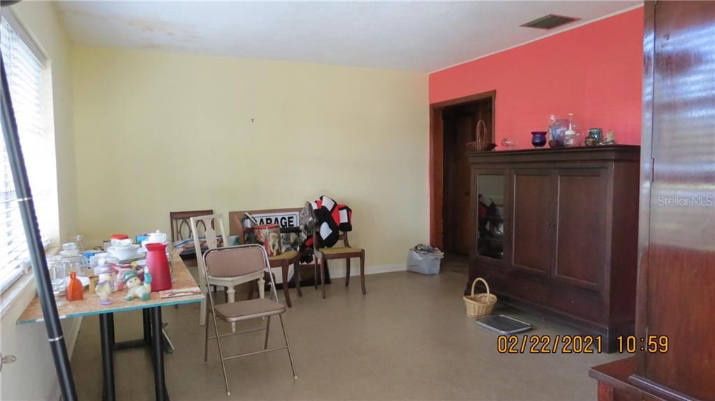 Recently Sold: $119,900 (2 beds, 1 baths, 1062 Square Feet)
