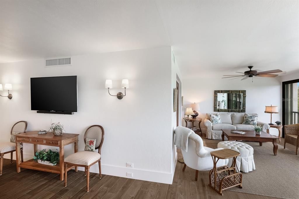 Recently Sold: $2,675,000 (3 beds, 2 baths, 2033 Square Feet)