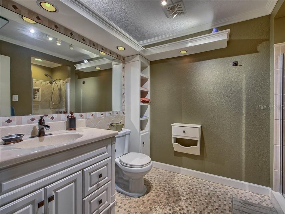 最近售出: $789,000 (3 贝兹, 2 浴室, 2092 平方英尺)